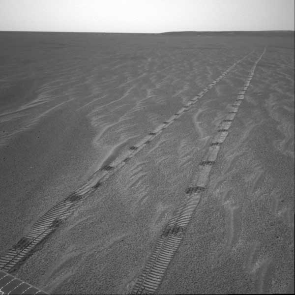 Opportunity, tracks. Image credit NASA/JPL.